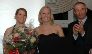 Erfolgreich im Derby Dynamic Cup: Sandra Auffahrt und Malin Larsson mit Hans Melzer Erfolgreich im Derby Dynamic Cup: Sandra Auffahrt und Malin Larsson mit Hans Melzer
